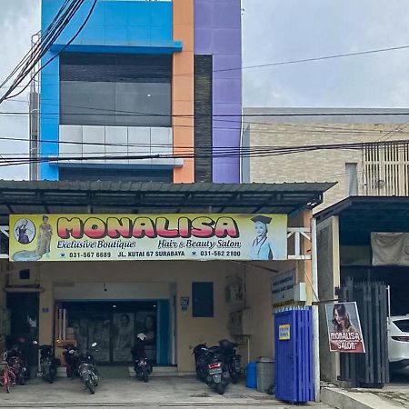 Monalisa Homestay Mitra Reddoorz Surabaia Exterior foto