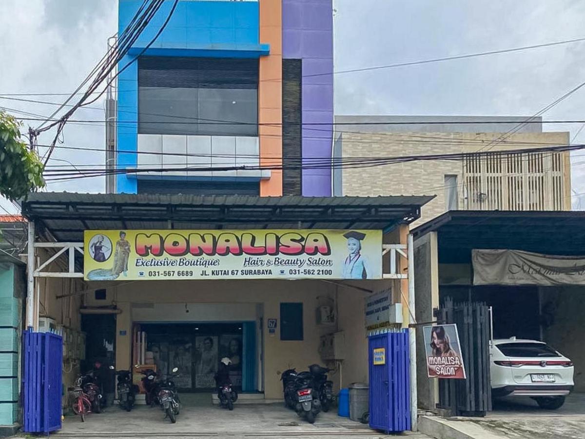 Monalisa Homestay Mitra Reddoorz Surabaia Exterior foto